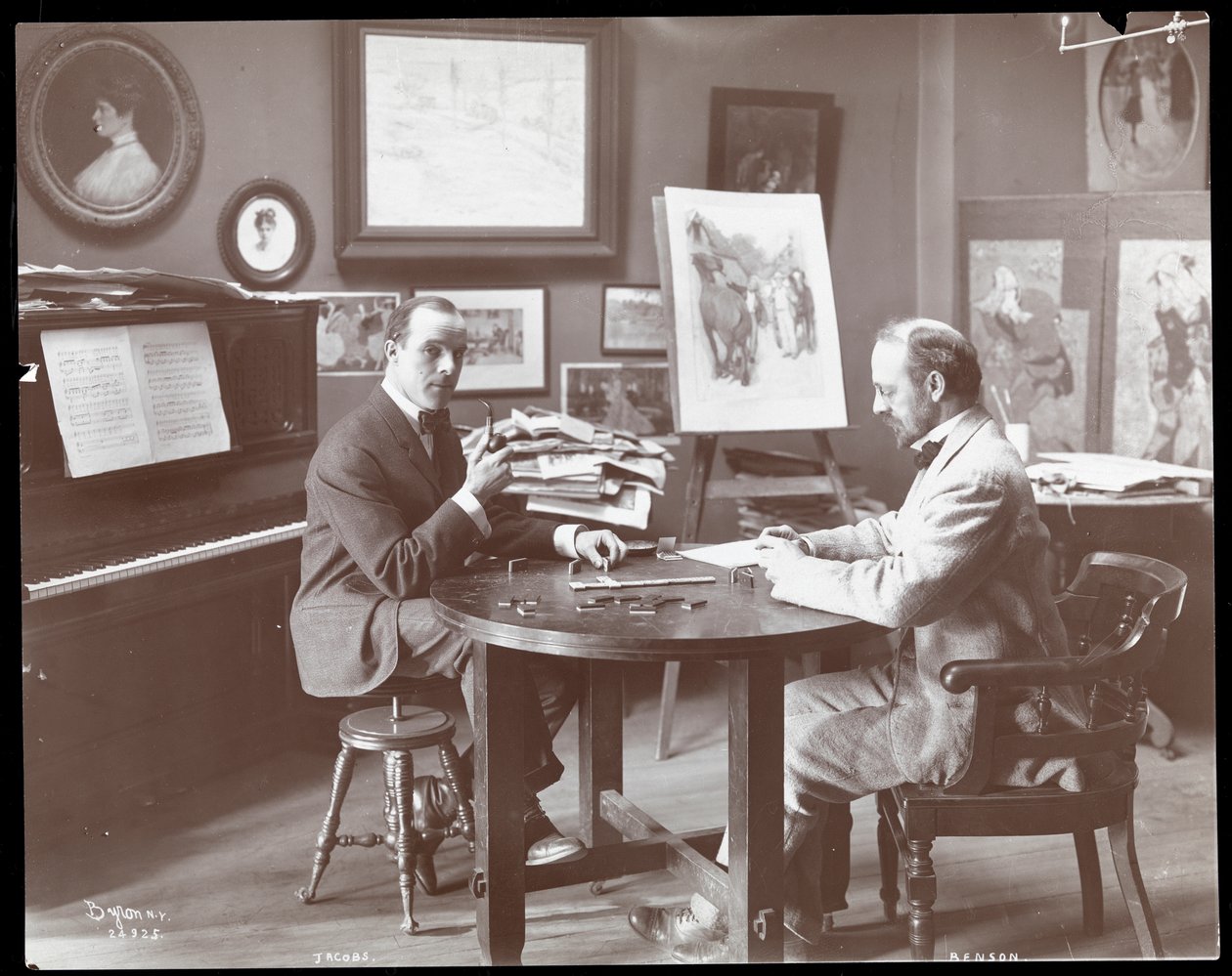 Michel Jacobs ve Benson domino oynarken, 1907 (gümüş jelatin baskı) by Byron Company