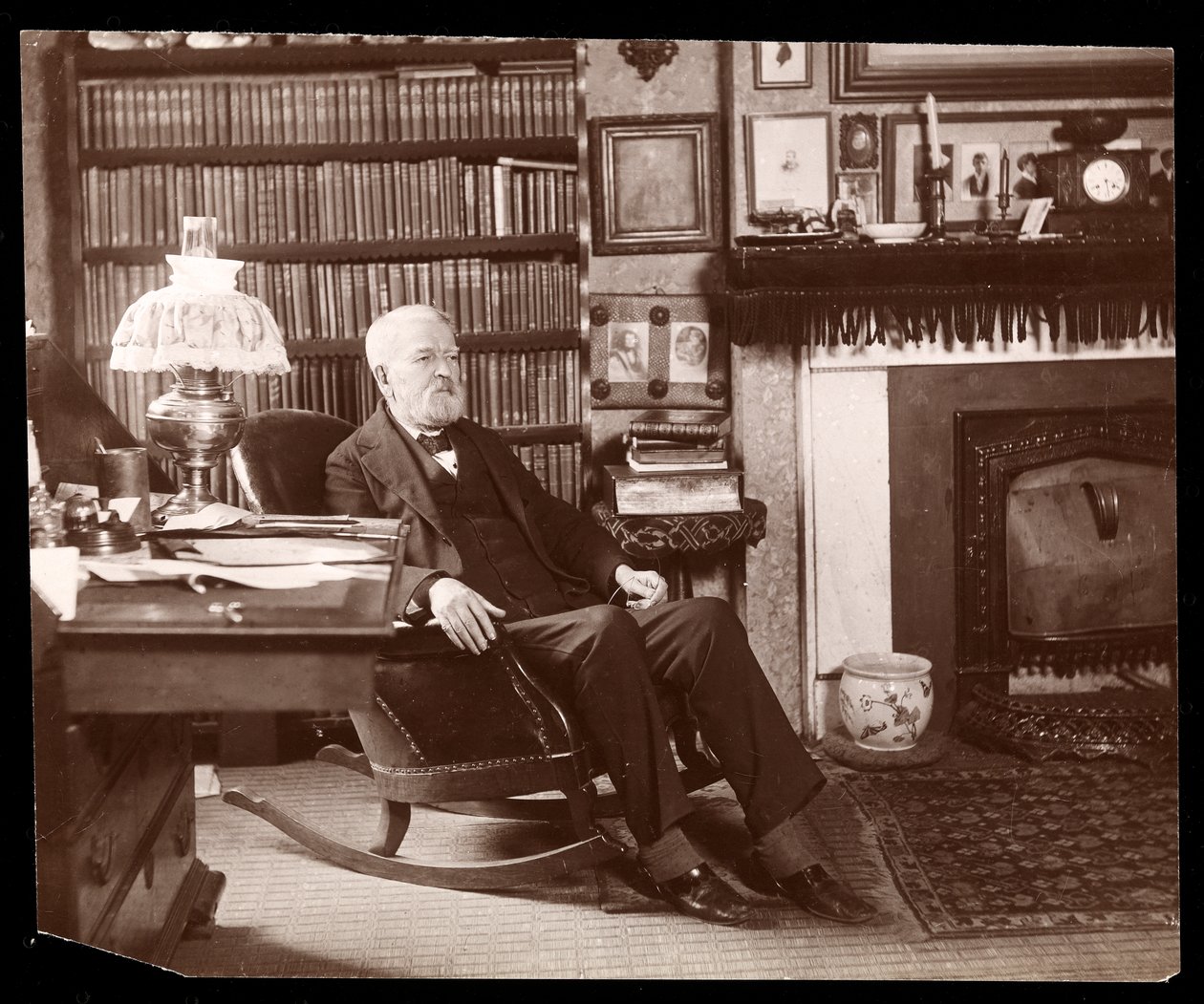 Yazarın portresi Lorimer Stoddard, New York (gümüş jelatin baskı) by Byron Company