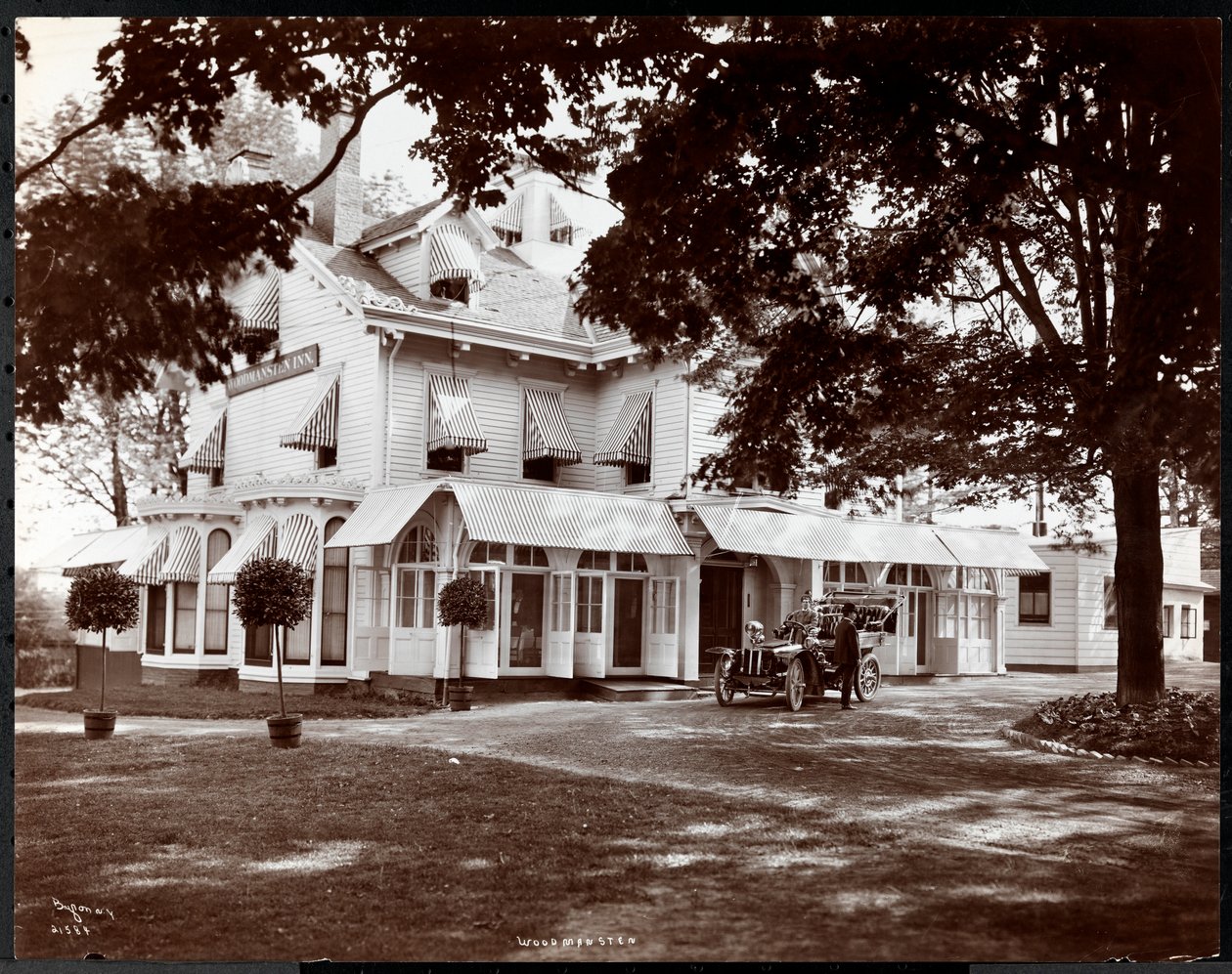 Woodmansten Inn, Westchester, New York, 1906 (gümüş jelatin baskı) by Byron Company