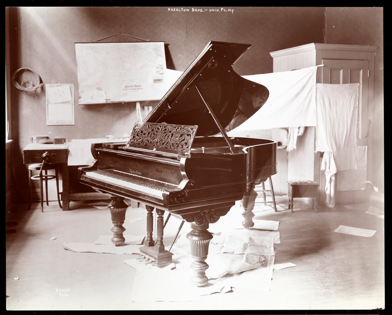 University Place, New York, 1898