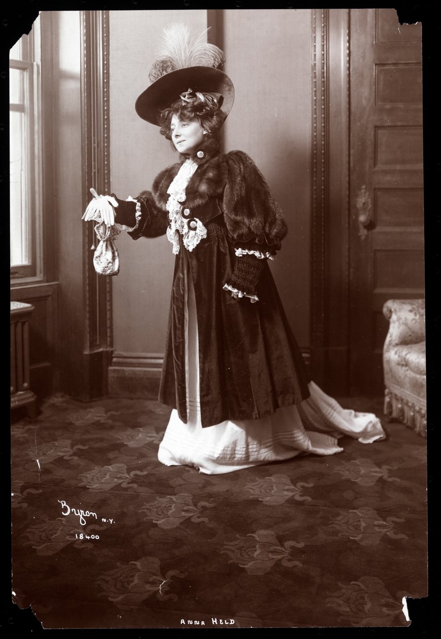 Anna Held, 1904 (gümüş jelatin baskı) by Byron Company