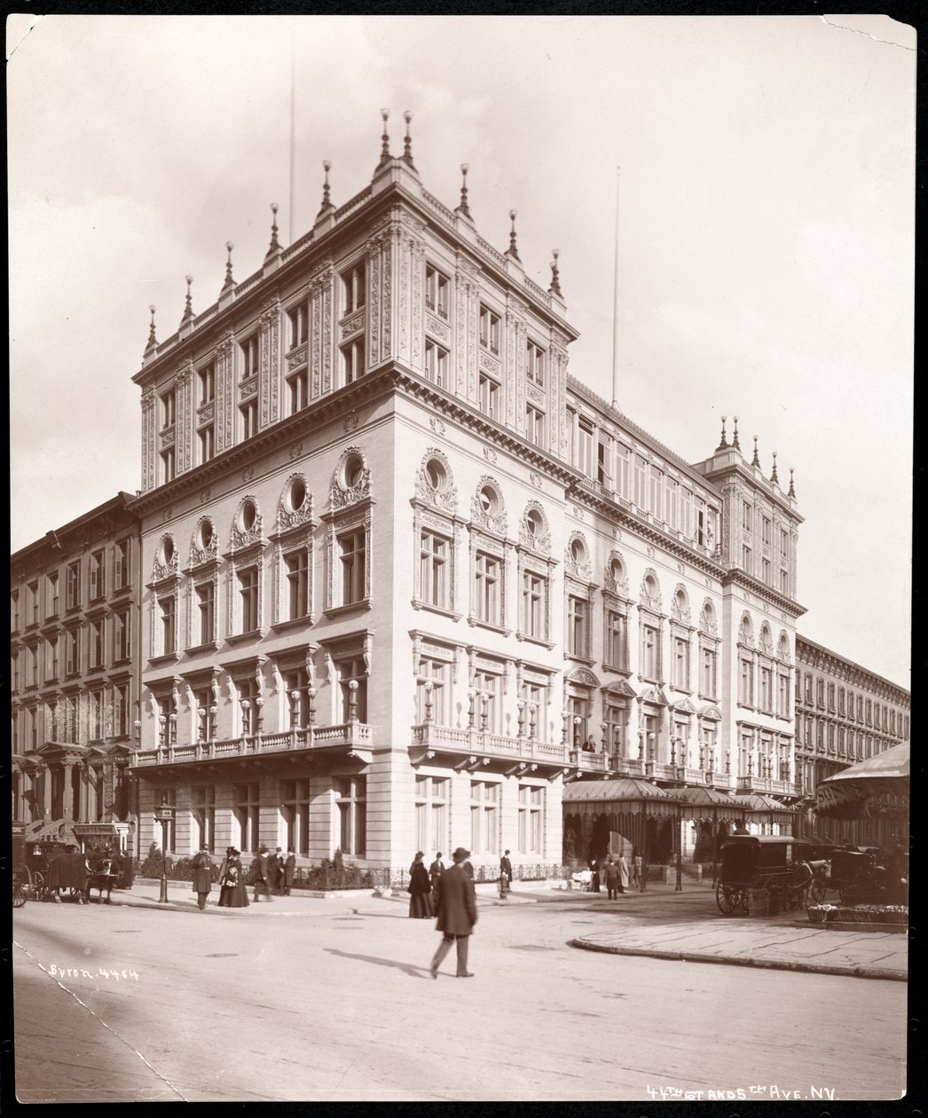 Hotel Delmonico, 44th Street ve 5th Avenue, New York, 1898 (gümüş jelatin baskı) by Byron Company