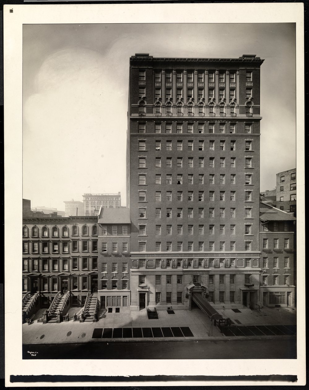 Hotel La Salle, 30 East 60th Street, New York, 1920 (gümüş jelatin baskı) by Byron Company