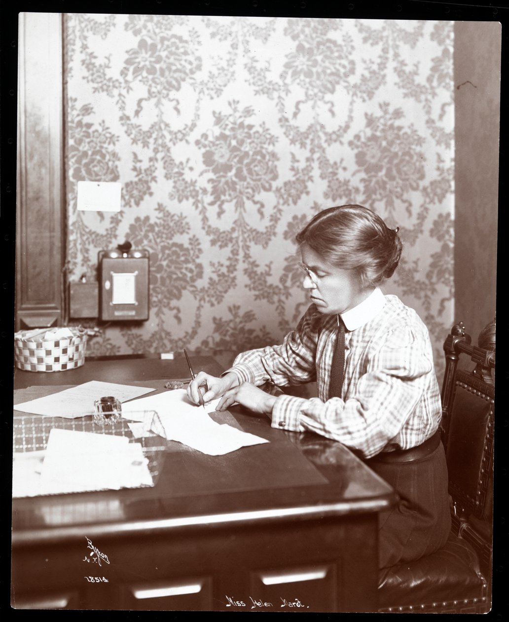 Bayan Helen Marot, 1904 (gümüş jelatin baskı) by Byron Company
