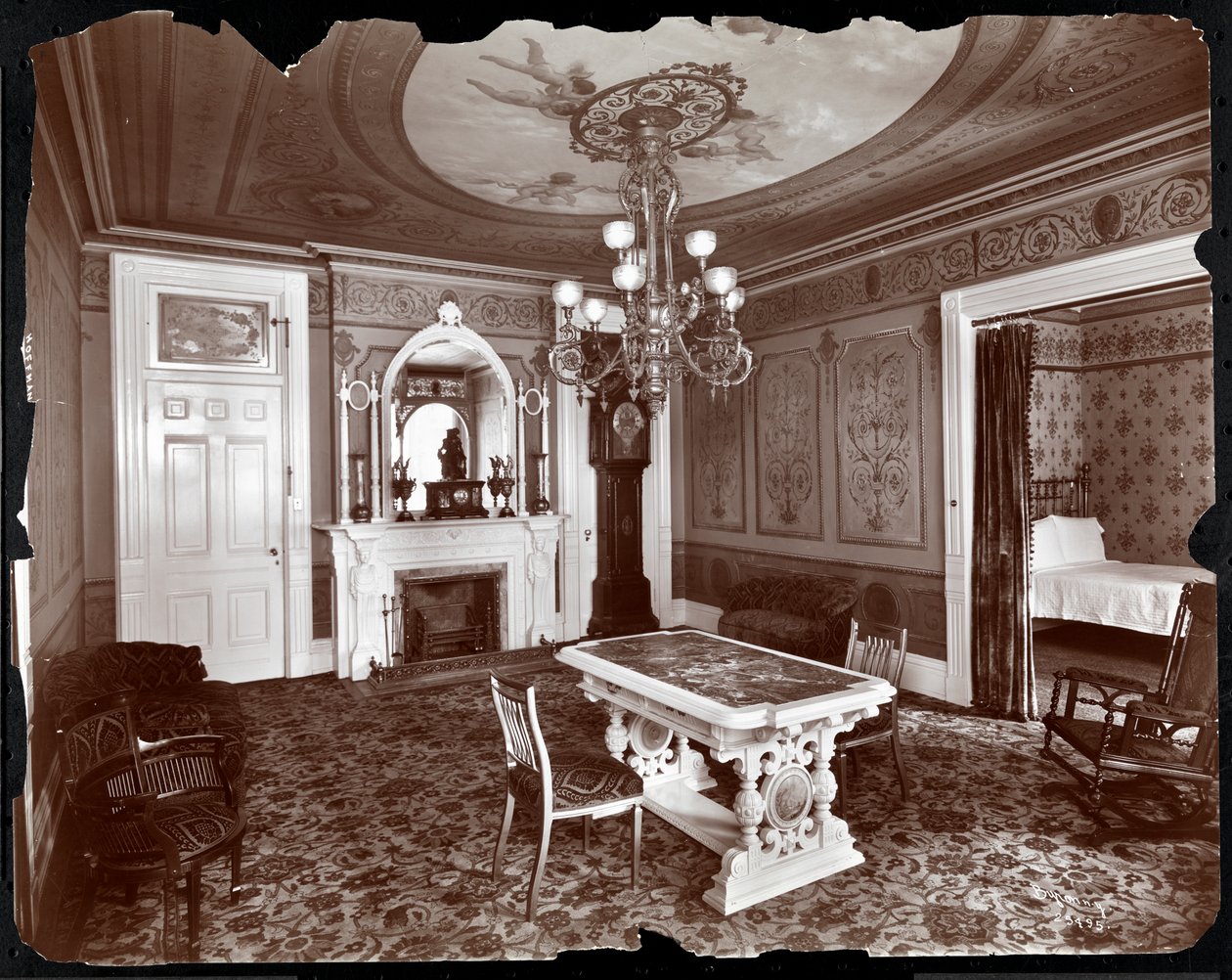 Hoffman House Hotel'de özel oturma odası, 1907 (gümüş jelatin baskı) by Byron Company