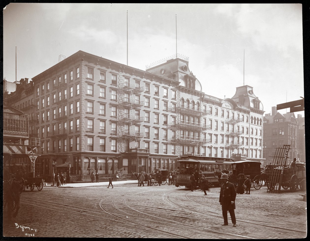 The Grand Union Hotel, 4th Avenue ve 42nd Street, New York, 1904 (gümüş jelatin baskı) by Byron Company