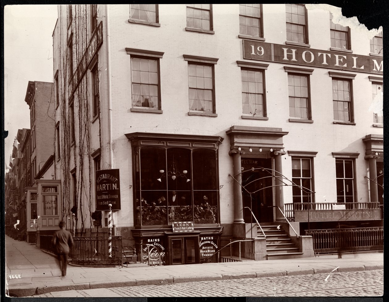 The Hotel Martin, 19 Lafayette Place, New York, 1896 (gümüş jelatin baskı) by Byron Company