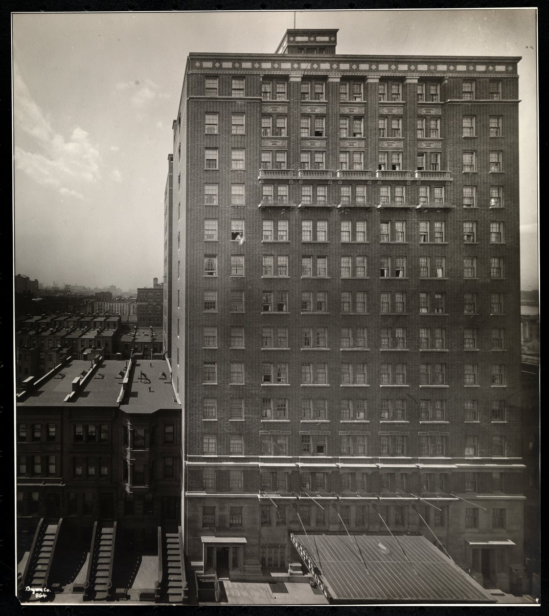 The Hotel Robert Fulton, 228 West 71st Street, New York, 1920 (gümüş jelatin baskı) by Byron Company