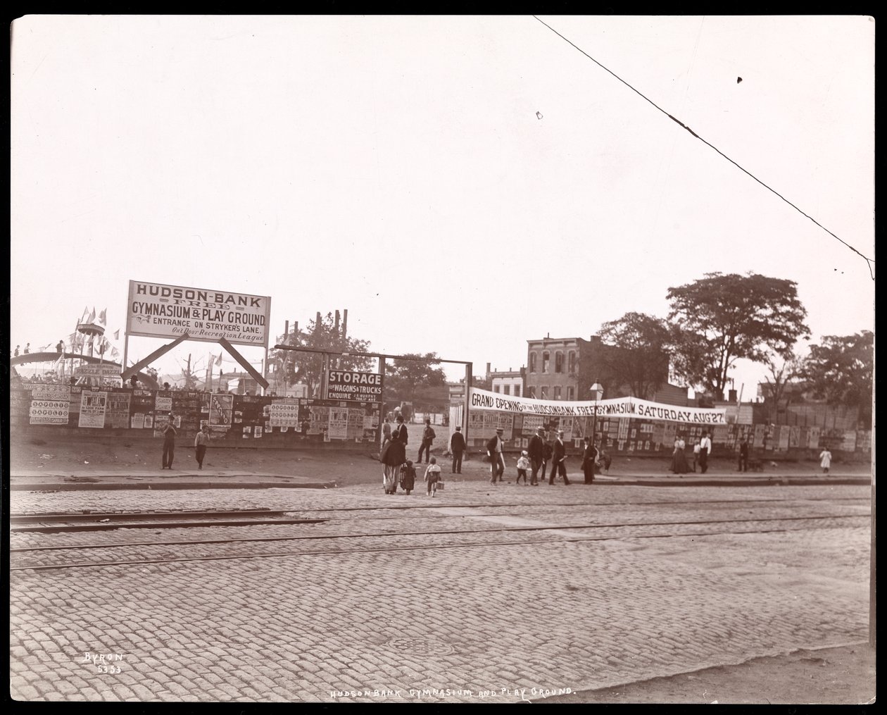 Hudson Bank Bahçesi ve Spor Salonu, 53. Cadde ve 11. Cadde, New York, 1898 (gümüş jelatin baskı) by Byron Company