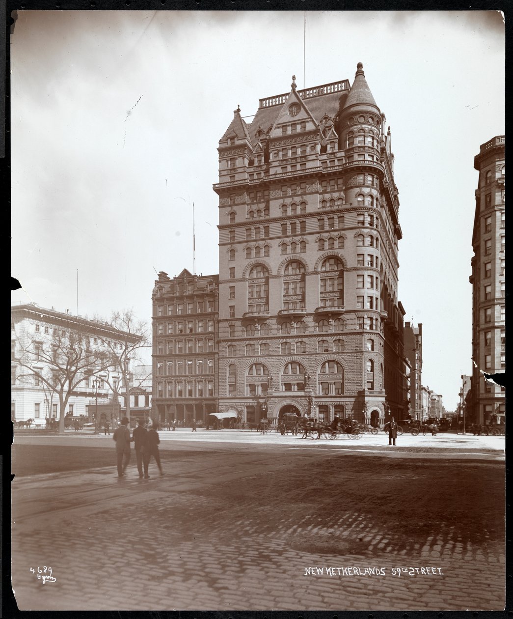 The New Netherland Hotel, 5th Avenue ve 59th Street, New York, 1898 (gümüş jelatin baskı) by Byron Company
