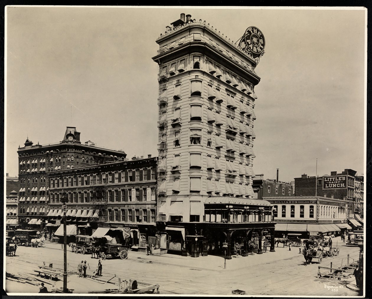 The Pabst Hotel, 42nd Street, Broadway ve 7th Avenue, New York, 1919 (gümüş jelatin baskı) by Byron Company