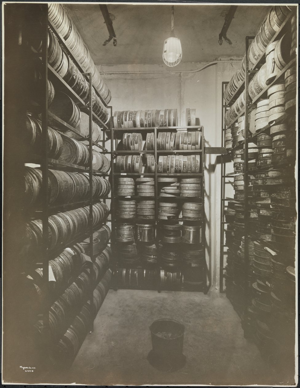Karşılıklı Film Şirketi, 1600 Broadway, New York, 1918 by Byron Company