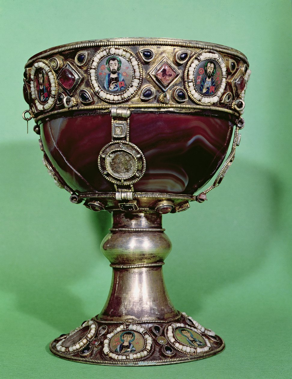 Kadeh (kuvars, emaye ve yaldızlı gümüş) by Byzantine