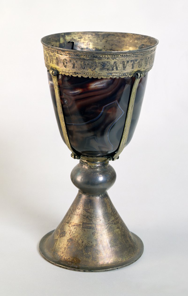 Mücevherli kadeh ve sınırda bir yazıt by Byzantine