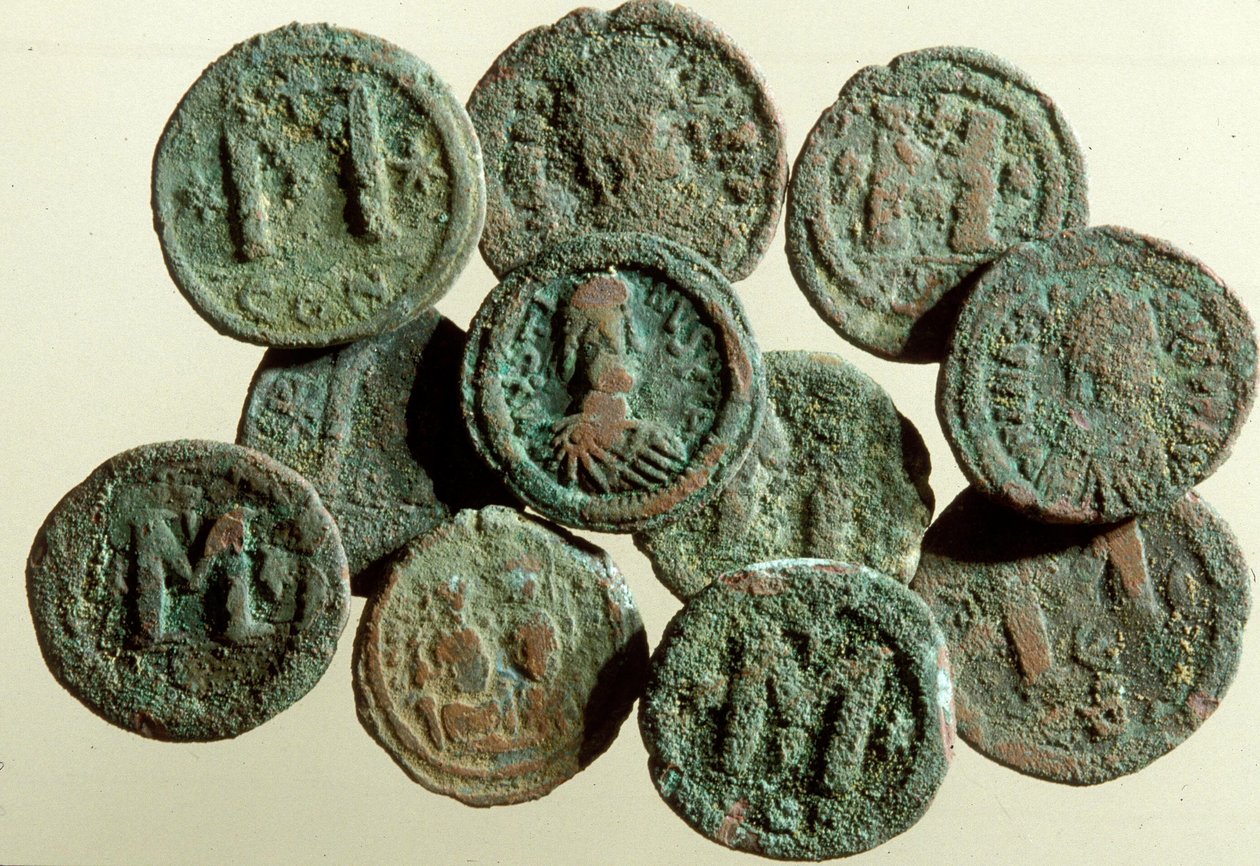 Tiberias Kazılarında bulunan madeni paralar (metal) by Byzantine