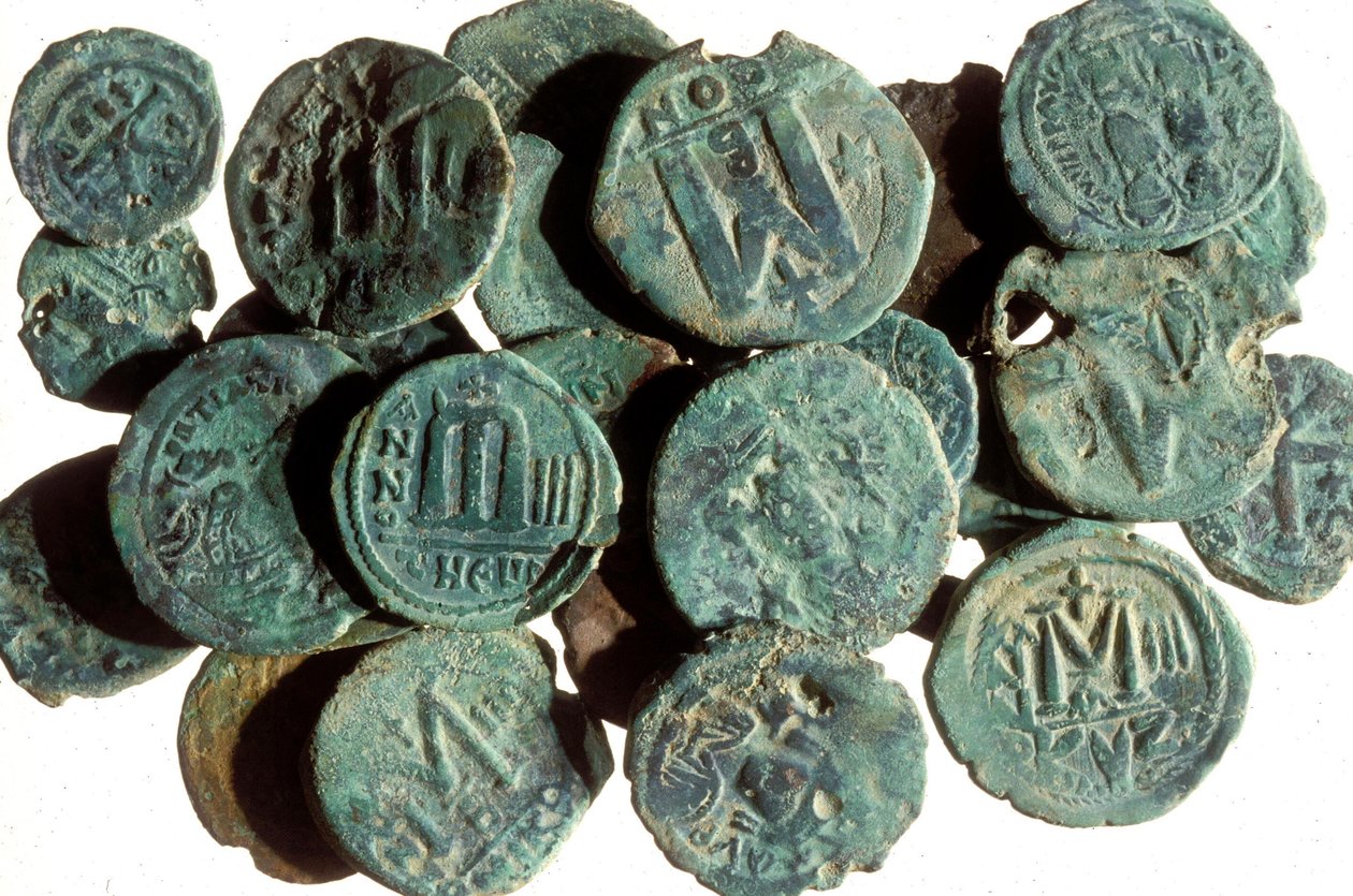 Tiberias Kazılarında bulunan madeni paralar (metal) by Byzantine