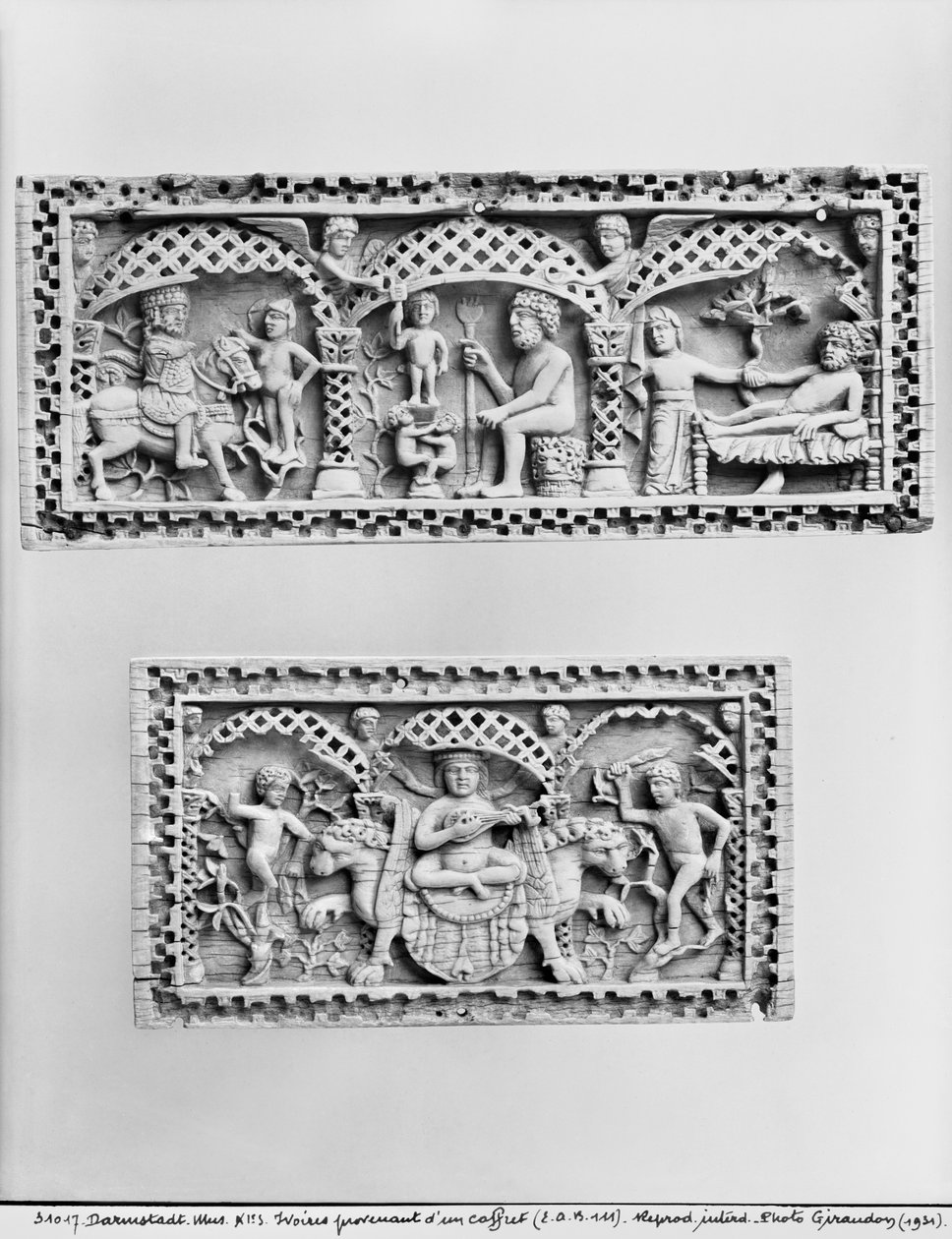 Bir sandıktan iki plak (ayrıca bkz. 238730) by Byzantine