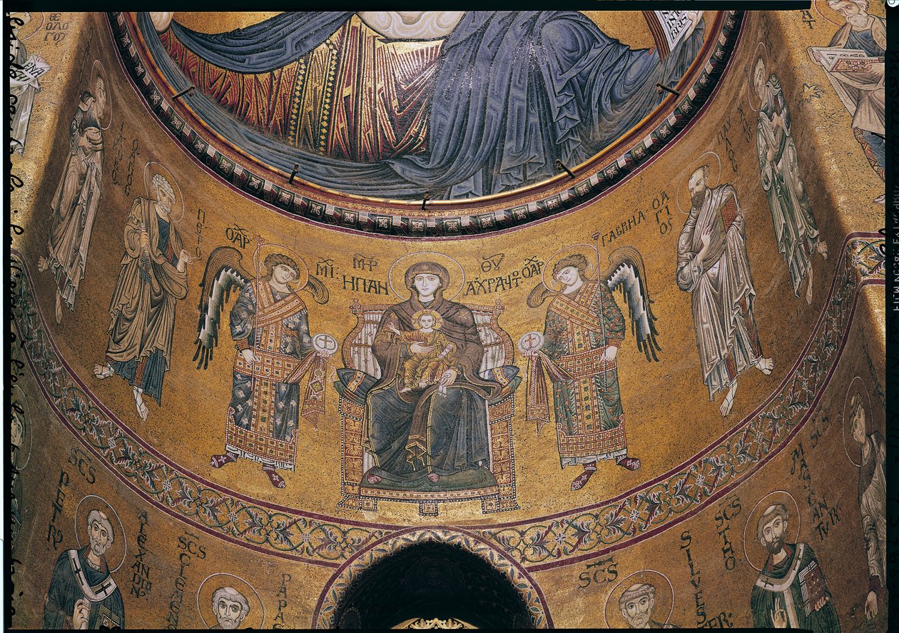 Merkezi apsisten (mozaik) Madonna ve Çocuk Melekler ve Havarilerle Taht Edildi by Byzantine School