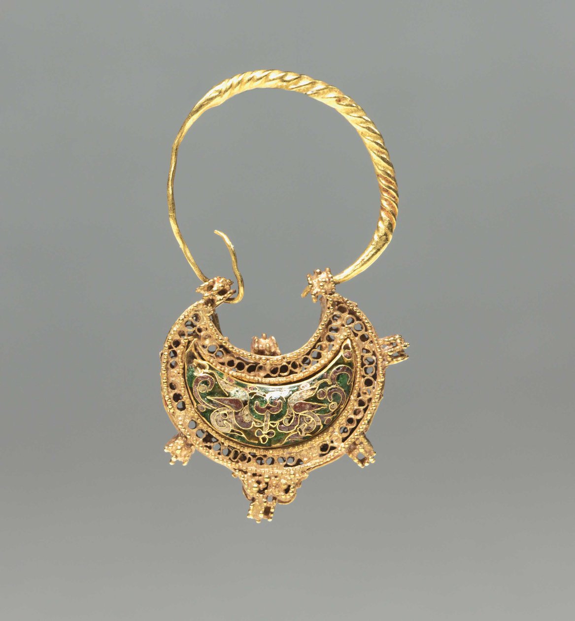 Hilal Şekilli Küpe by Byzantine