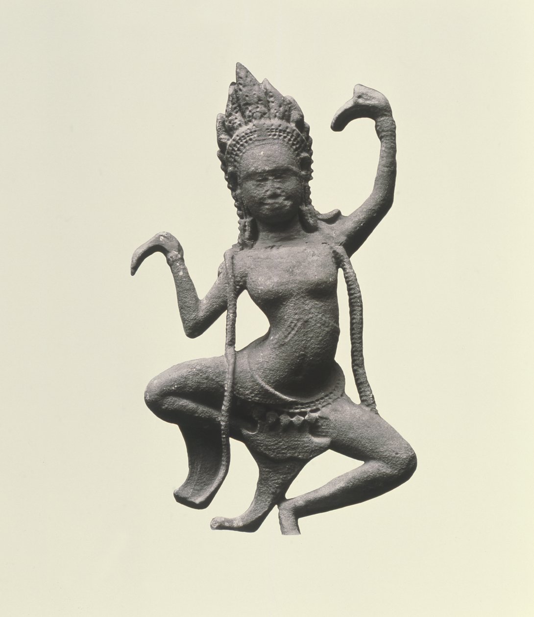 Dans Eden Apsaralar, bir frizden detay, 12. yüzyıl sonu - 13. yüzyıl başı (taş) (155540 ile detay) by Cambodian Cambodian