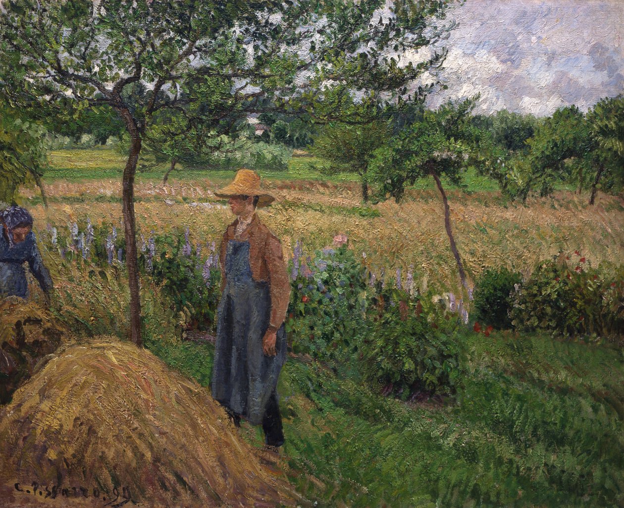 Saman yığınının yanında duran bahçıvan, bulutlu gökyüzü, Eragny, 1899. by Camille Pissarro
