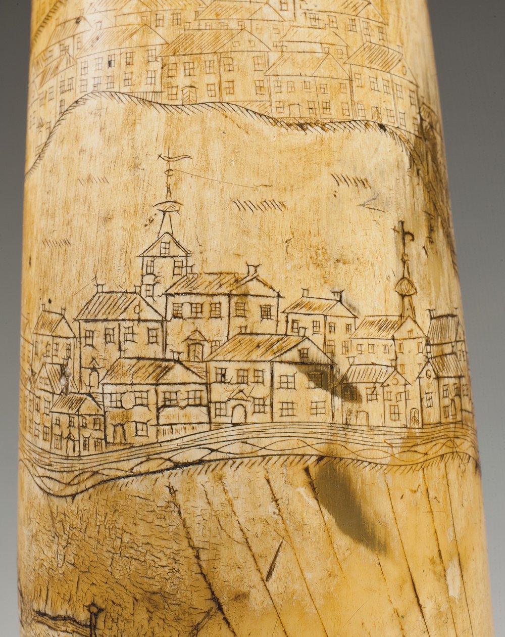 Quebec bölgesindeki St. Lawrence Nehri haritası ile kazınmış barut boynuzu, c.1759 by Canadian School