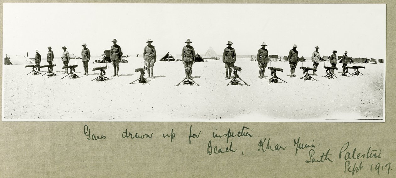 Sahilde inceleme için hazırlanan silahlar, Han Yunus, Eylül 1917 by Capt. Arthur Rhodes