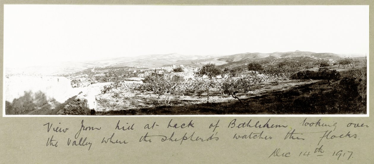 Beytüllahim'in arkasındaki tepeden görünüm, 14 Aralık 1917 by Capt. Arthur Rhodes