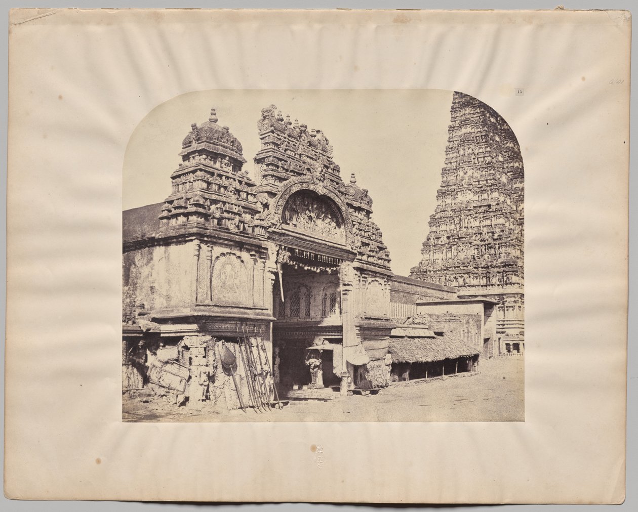 Minakshi Sundareshvara Tapınağı, Madurai'ye giriş by Captain Linnaeus Tripe