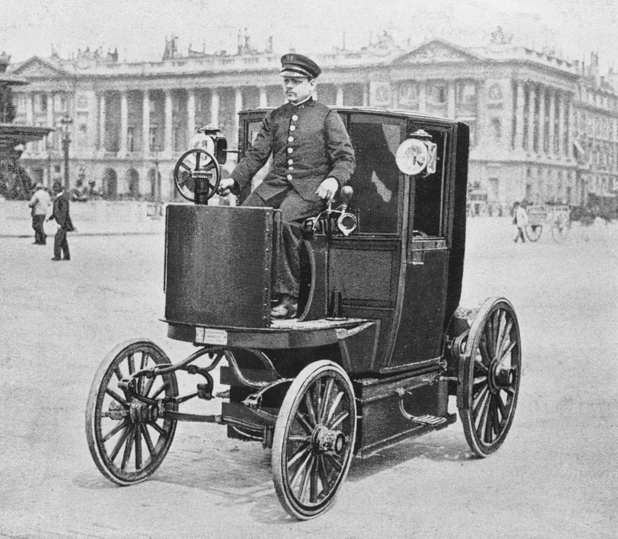 Elektrikli coupe, Place de la Concorde, Paris, c.1900 by Carle de Mazibourg