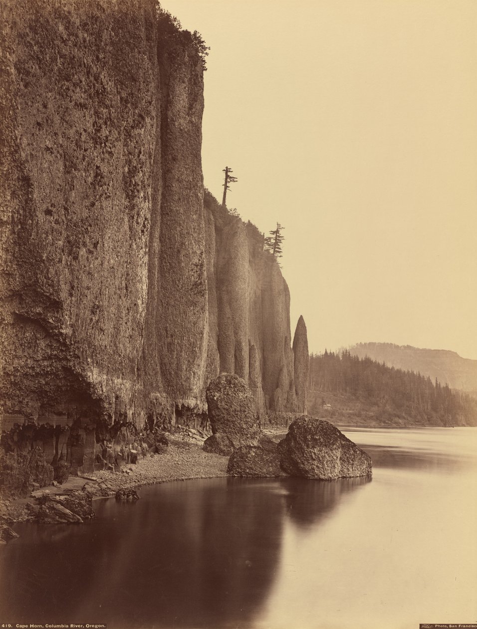 Cape Horn, Columbia Nehri, Oregon by Carleton E. Watkins