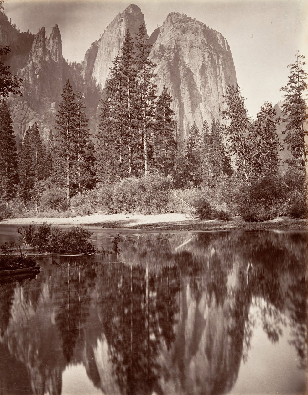 Katedral Kayalarının Ayna Görünümü, Yosemite, yaklaşık. 1872, basılmış yaklaşık. 1876. by Carleton E. Watkins.