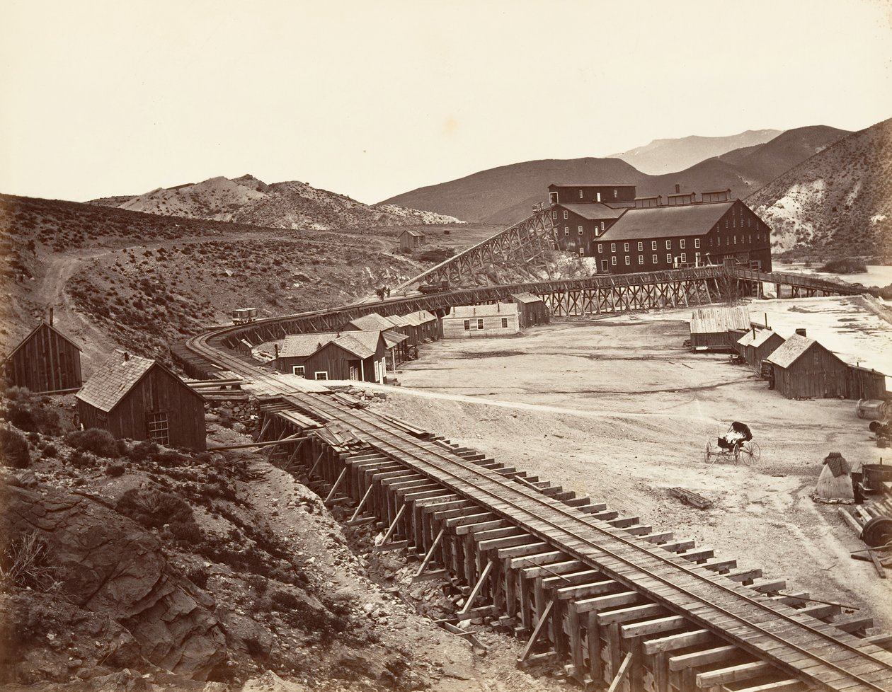 Eureka Quartz Mill ve Flume, Nevada, 1875, basılmış yakl. 1876. by Carleton Emmons Watkins