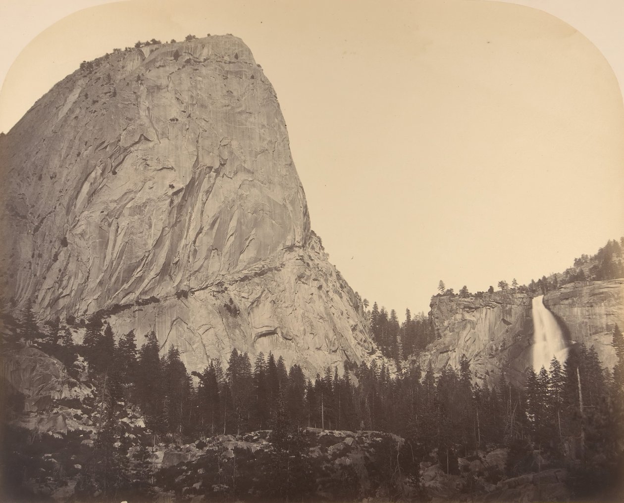 Broderick Dağı ve Nevada Güz. Düşme = 700 ft., 1861, Yosemite. by Carleton Emmons Watkins