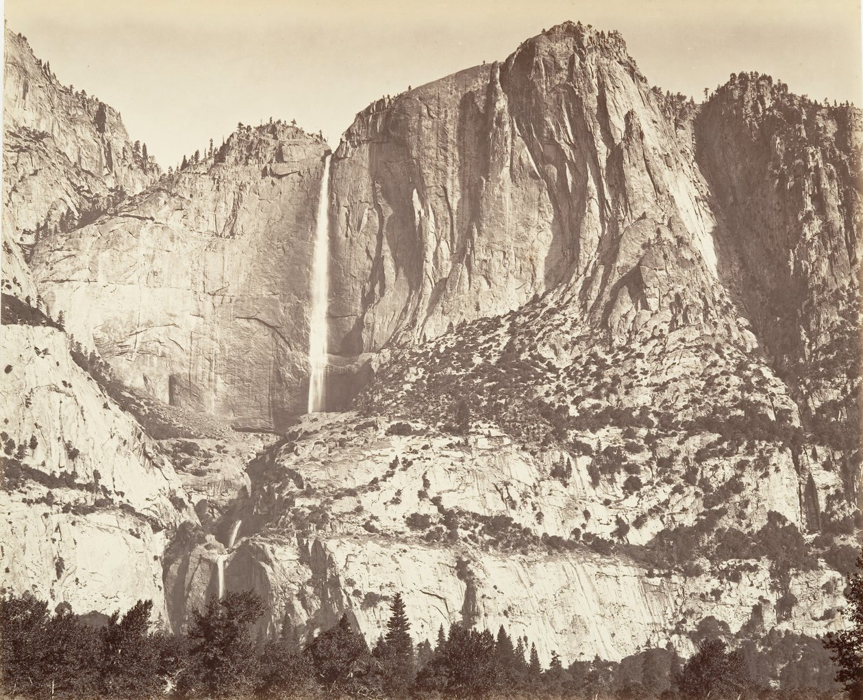 Yosemite Şelalesi, 2.634 fit, yaklaşık. 1872, basılmış yaklaşık. 1876. by Carleton Emmons Watkins