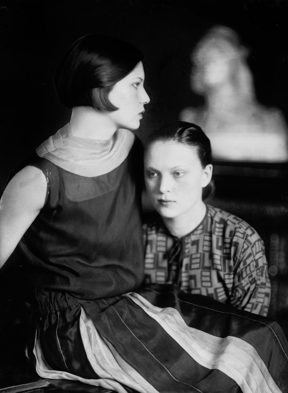 Wanda ve Marion Wulz'un portresi, Trieste, 1920 dolayları (cam levha) by Carlo Wulz
