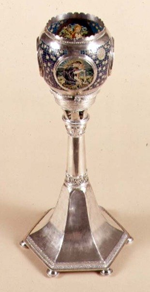 Plique-a-jour emaye lamba, 1905-12 (metal ve emaye) by Carrie Copson