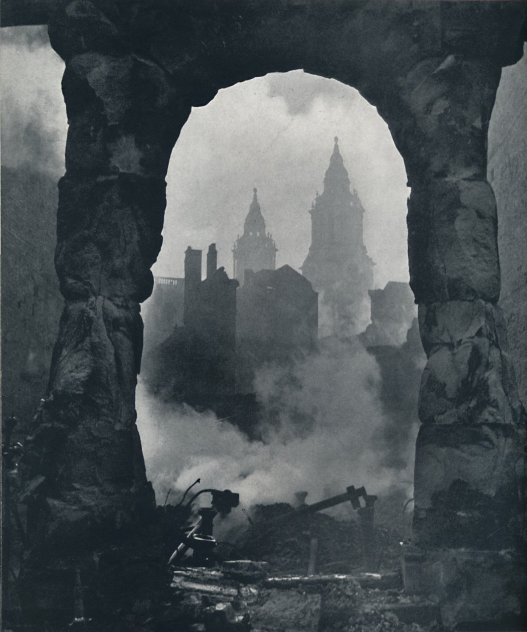 Kıyamet, 1941 by Cecil Beaton