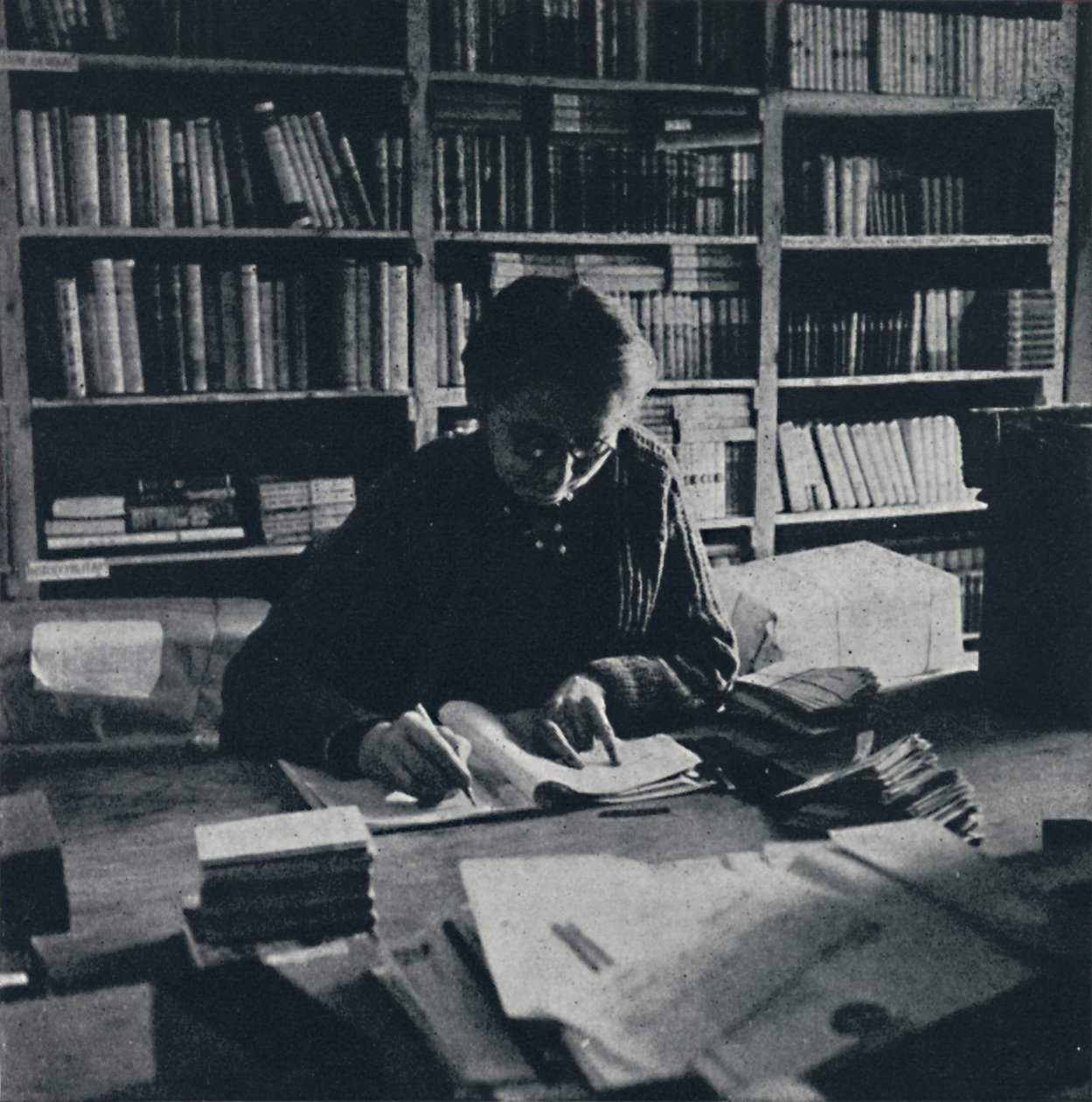 Mahkumlar için kitaplar, 1941 by Cecil Beaton