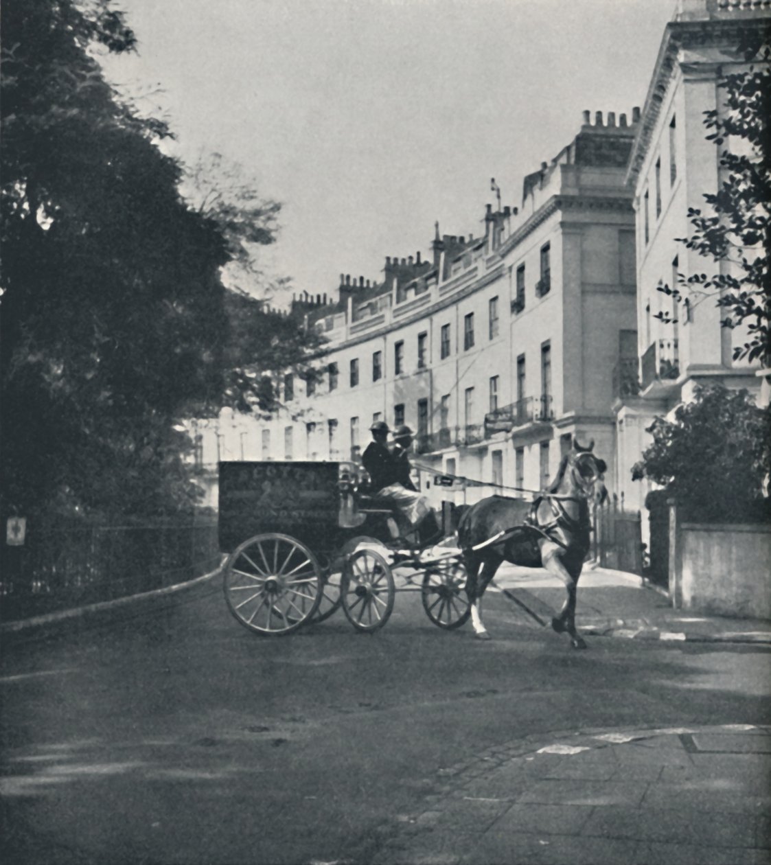 Eski ve modern şapkalar, 1941 by Cecil Beaton