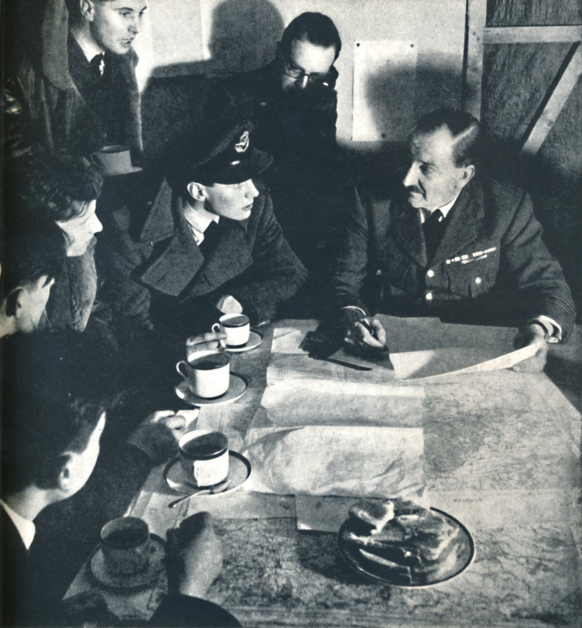 Dönüş: Sorgulama, 1941 by Cecil Beaton
