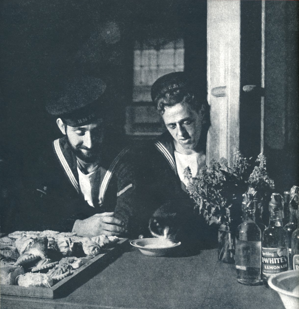 Alkolsüz içecekler, 1941 by Cecil Beaton