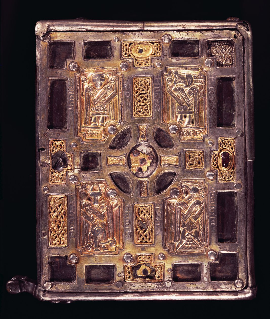 Molaise Kitap-Tapınak veya Cumdach, c.1001-25 (gümüşle bronz kaplama) (ayrıca bkz. 120797 ve 228637) by Celtic