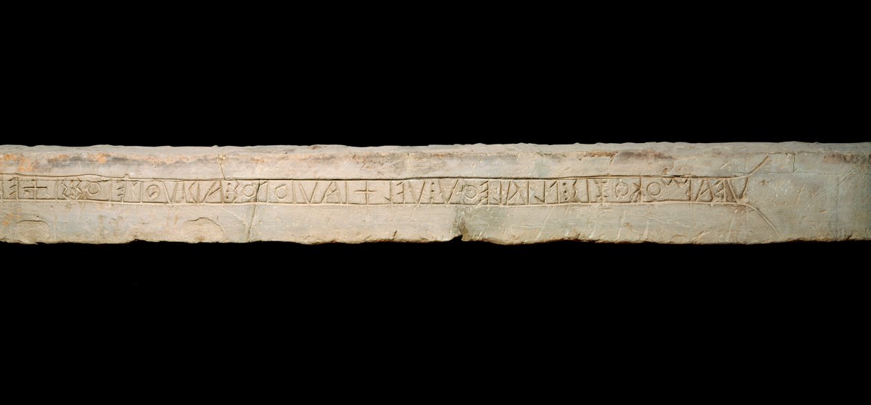 Kelt Sanatı: “” ilahlara haraç””” Kelt alfabesinde (Ogham) mezar yazıtı. İtalya