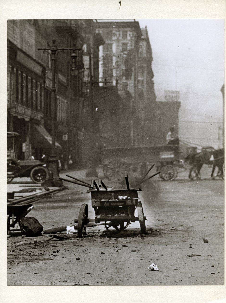 Chestnut Street ve 12th Street, şimdi Tucker Bulvarı