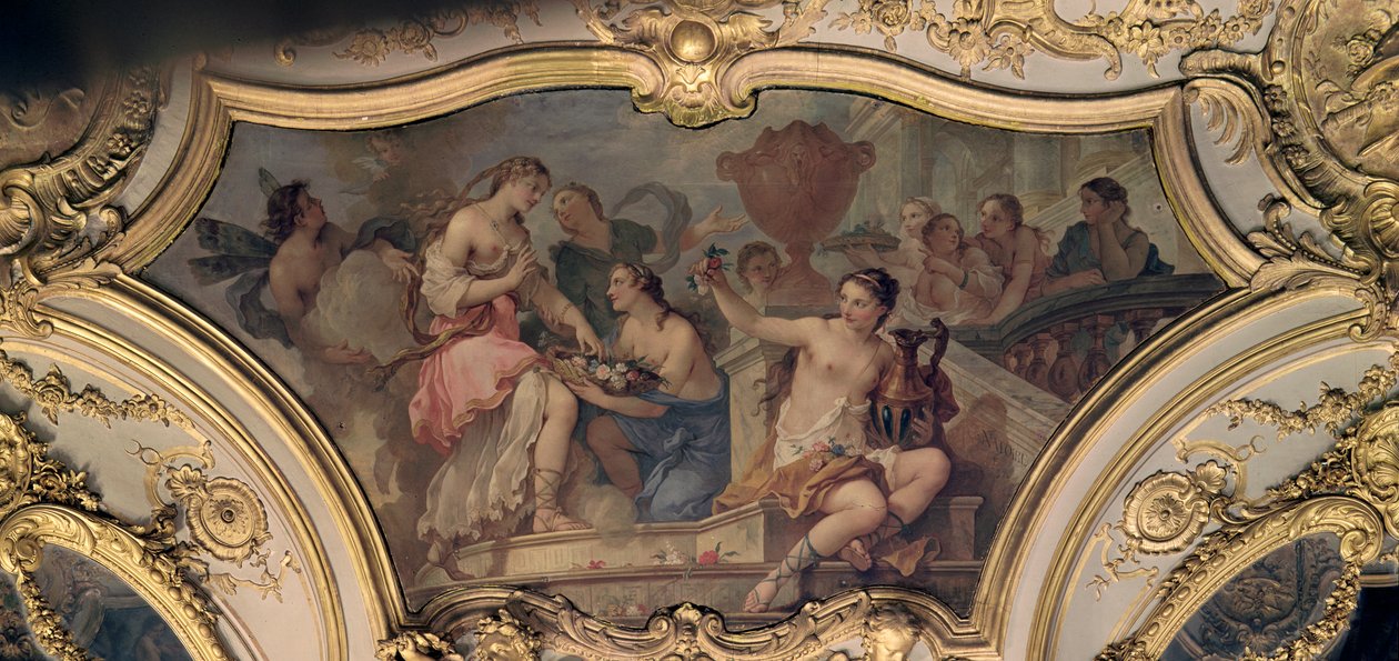 Oval Salon