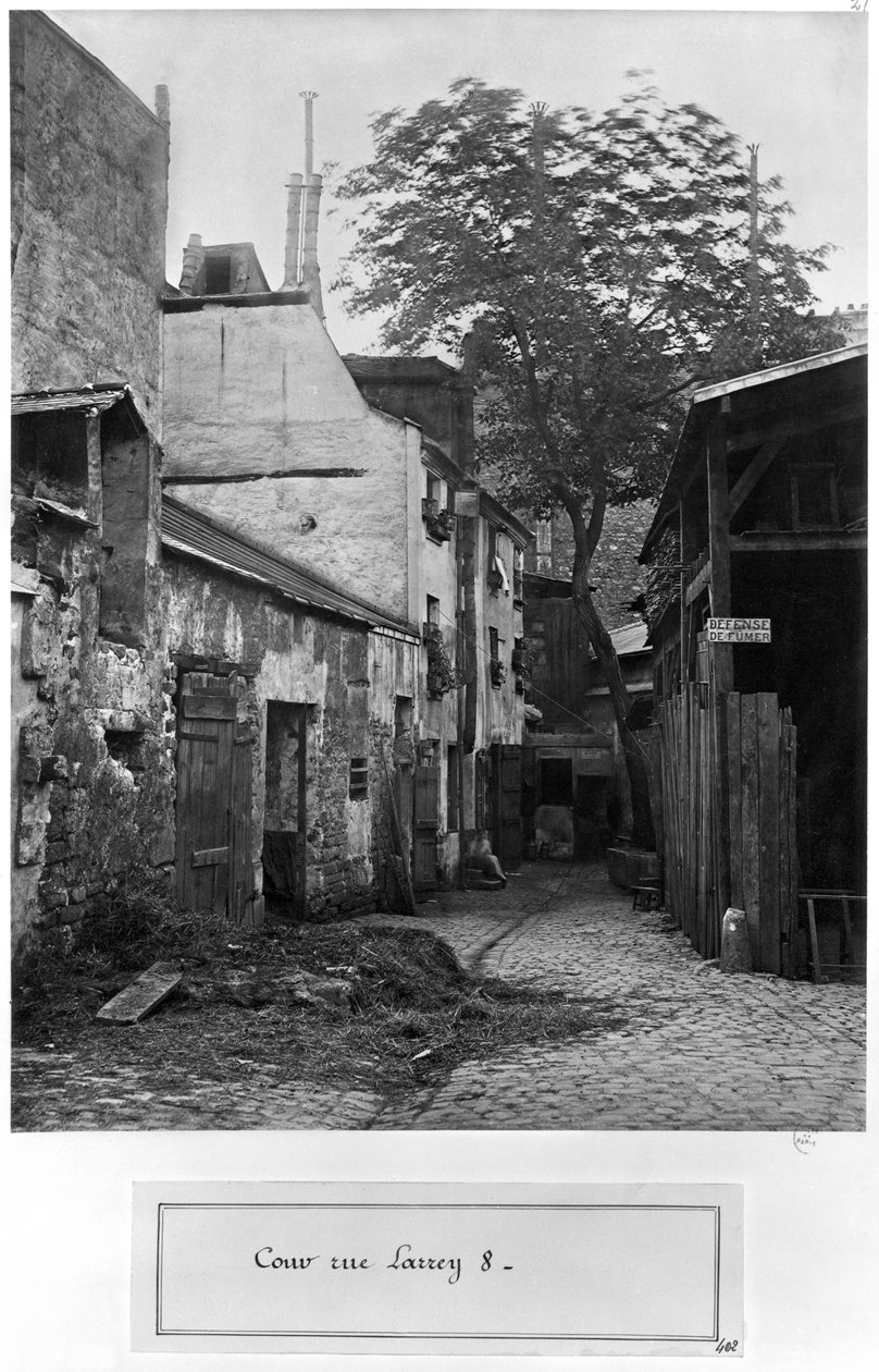 Avlu, rue Larrey 8, Paris, 1858-78 by Charles Marville
