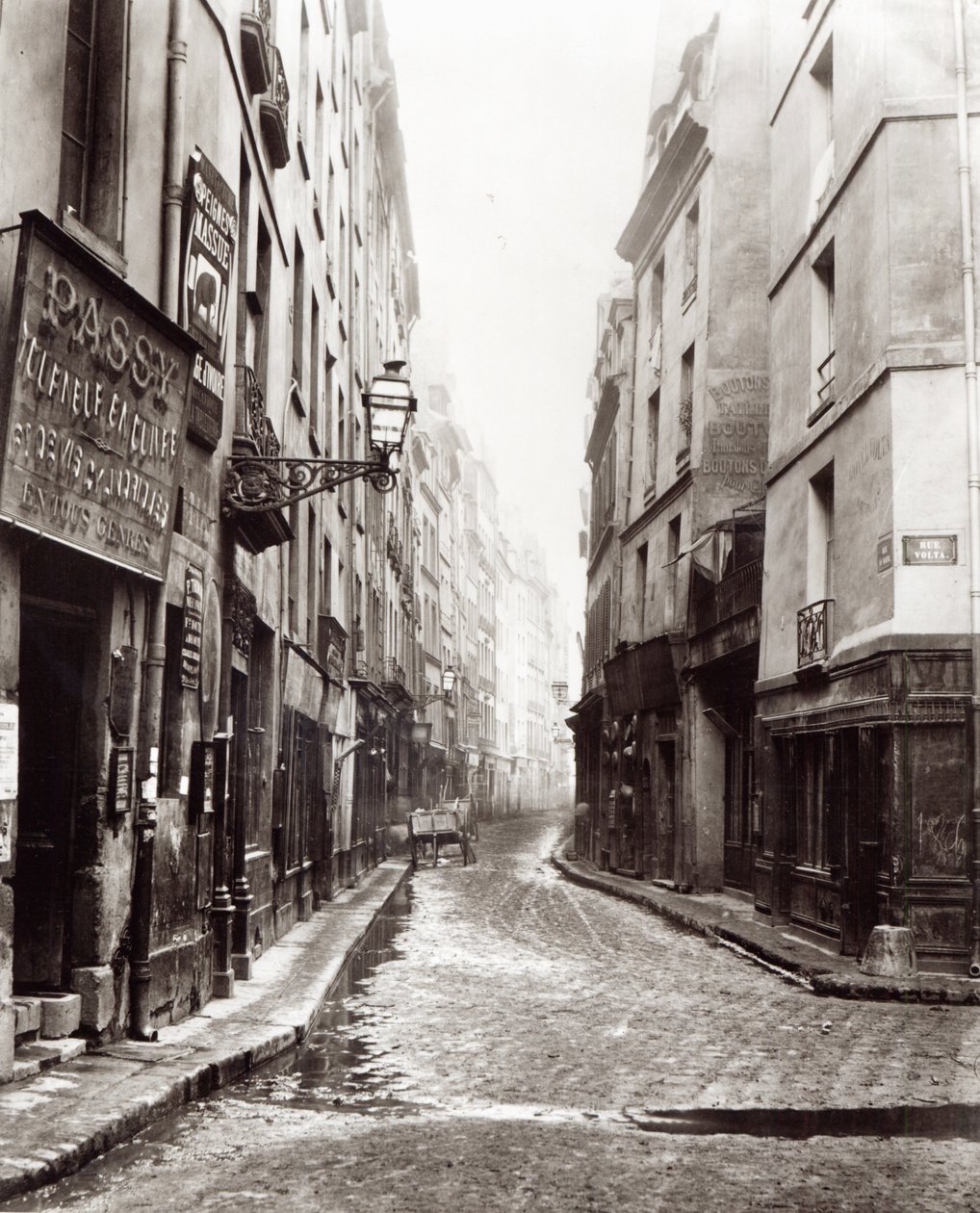 Rue Aumaire, Rue Volta