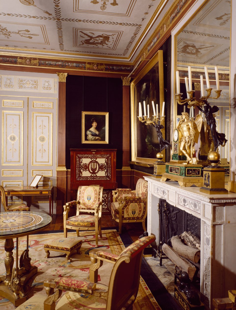 Ziyaretçi salonu ve sol portresi Kraliçe Hortense, Chateau de Malmaison, Rueil-Malmaison