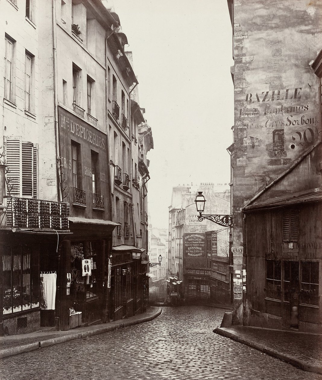Rue de la Montagne-Sainte-Geneviève Rue LaPlace Kavşağı yakınında..., 186569. by Charles Marville